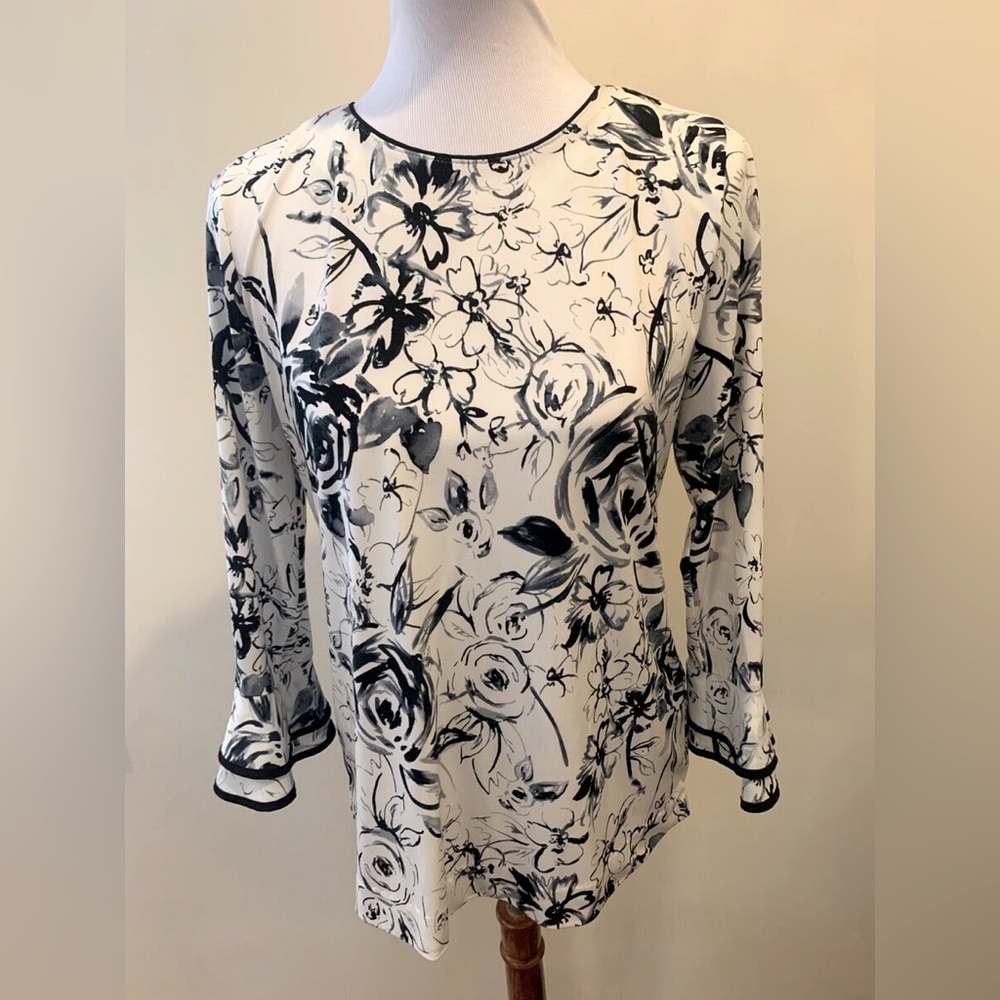 🖤🤍 Karl Lagerfeld Floral Blouse - Size L (NWOT)‎